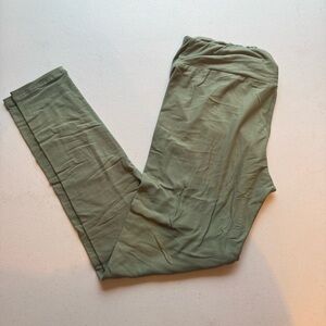 LuLaRoe NWT Leggings | Tall & Curvy